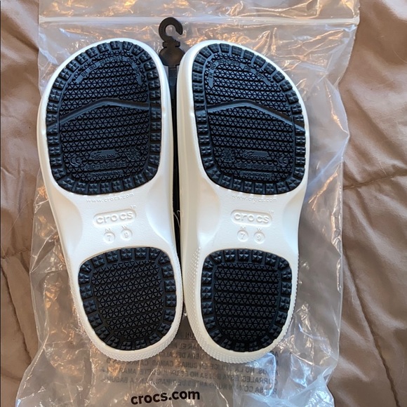 Crocs - Picture 2 of 5